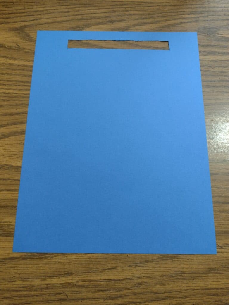 picture of cardstock with slit cut in the top