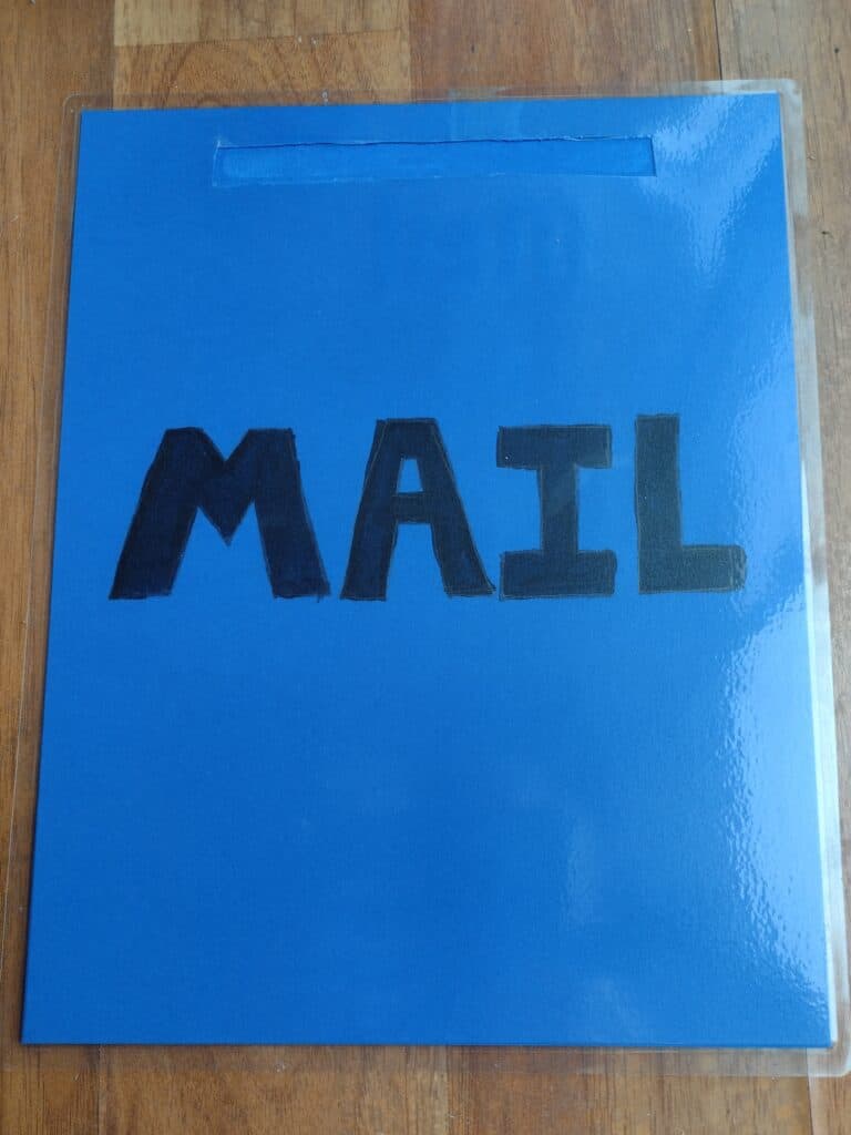 picture of portable mailbox