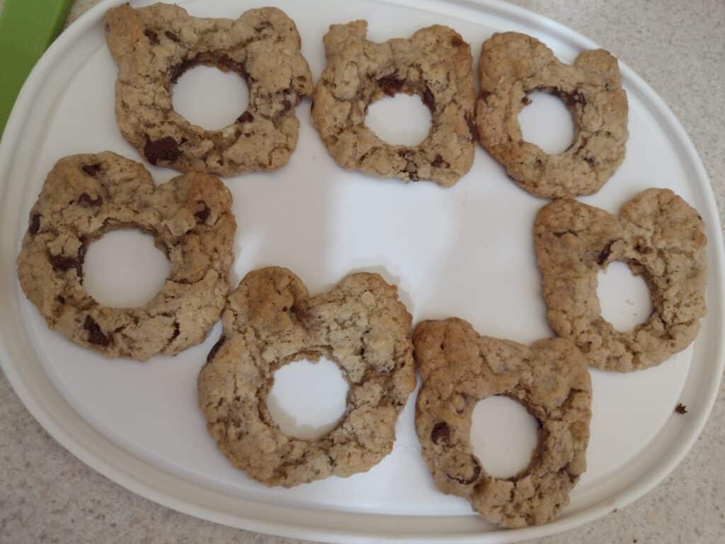 O shaped cookies with owl ears